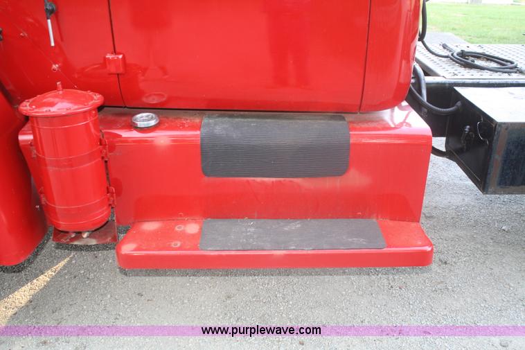 image for item B6892 1953 Diamond 921T Deluxe semi truck