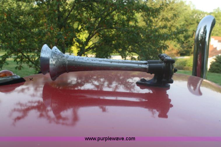 image for item B6892 1953 Diamond 921T Deluxe semi truck