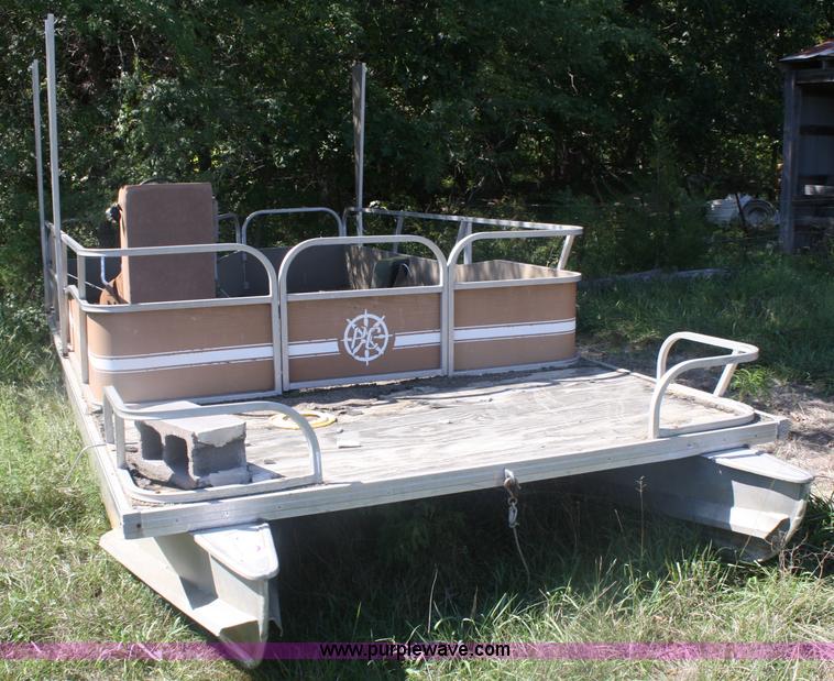 image for item B6918 Pontoon boat