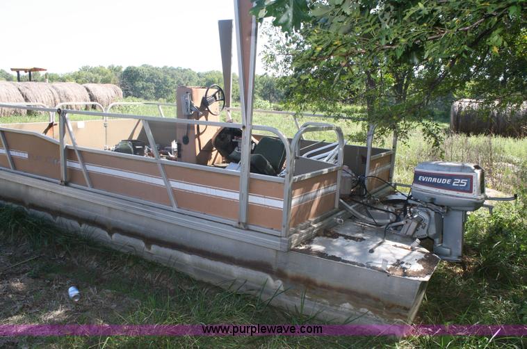 image for item B6918 Pontoon boat