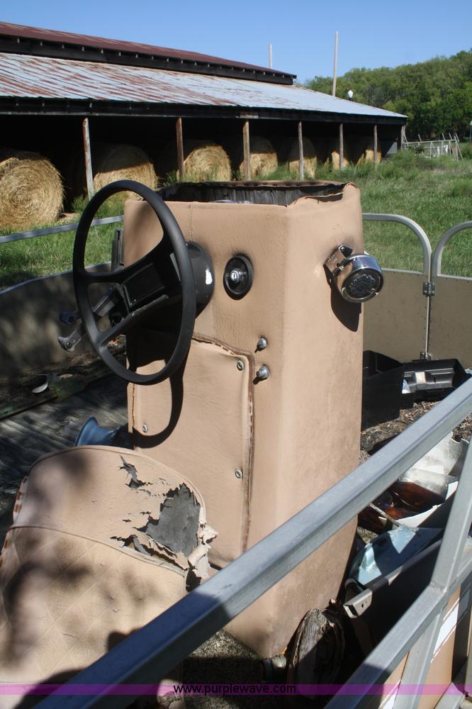 image for item B6918 Pontoon boat