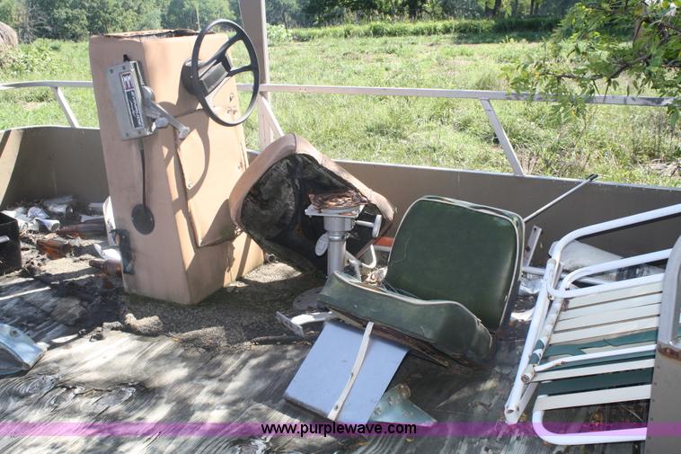 image for item B6918 Pontoon boat