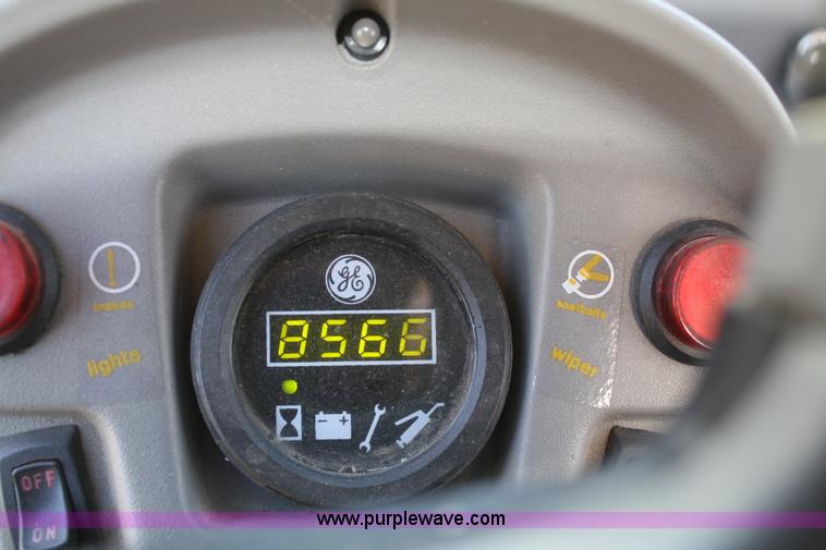 image for item B6944 2002 Global 825 electric car