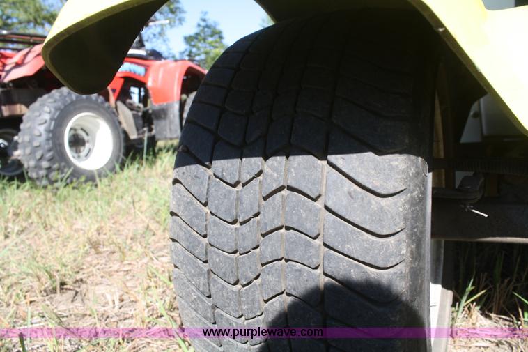 image for item B6944 2002 Global 825 electric car