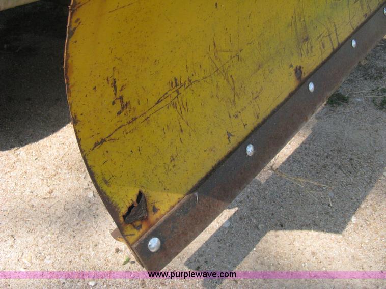 image for item B8071 1981 Ford F250 Custom flatbed pickup truck