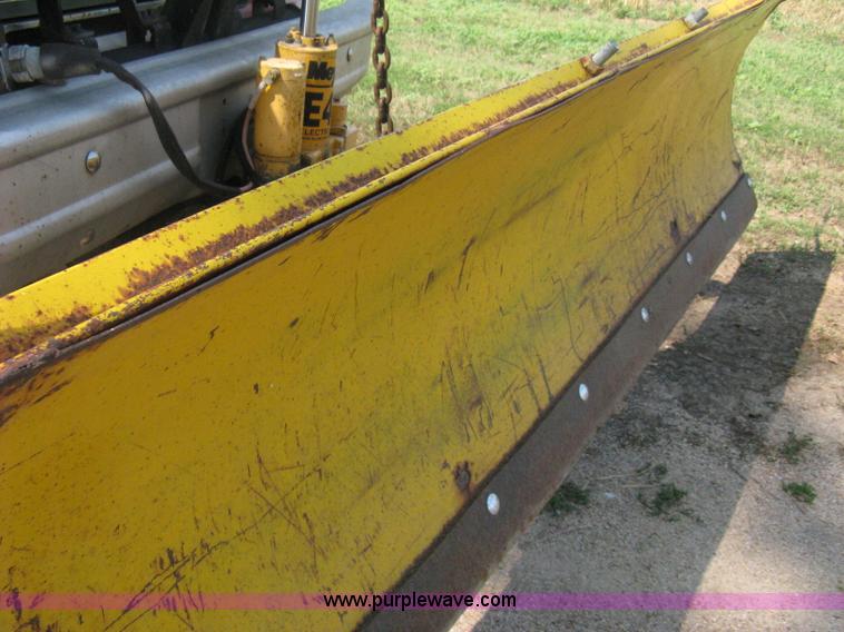 image for item B8071 1981 Ford F250 Custom flatbed pickup truck