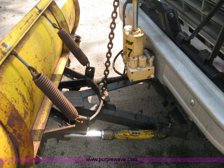 image for item B8071 1981 Ford F250 Custom flatbed pickup truck