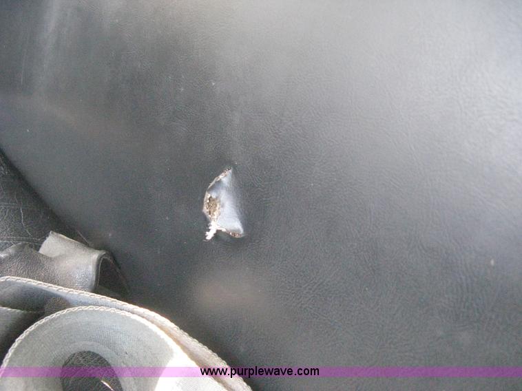 image for item B8071 1981 Ford F250 Custom flatbed pickup truck