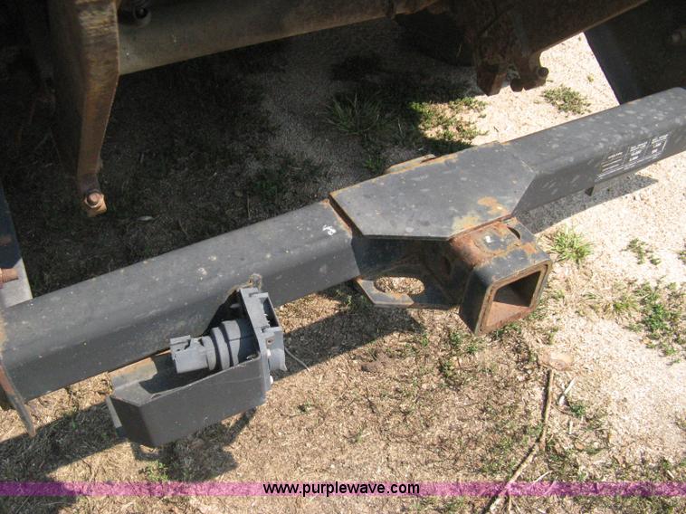 image for item B8071 1981 Ford F250 Custom flatbed pickup truck