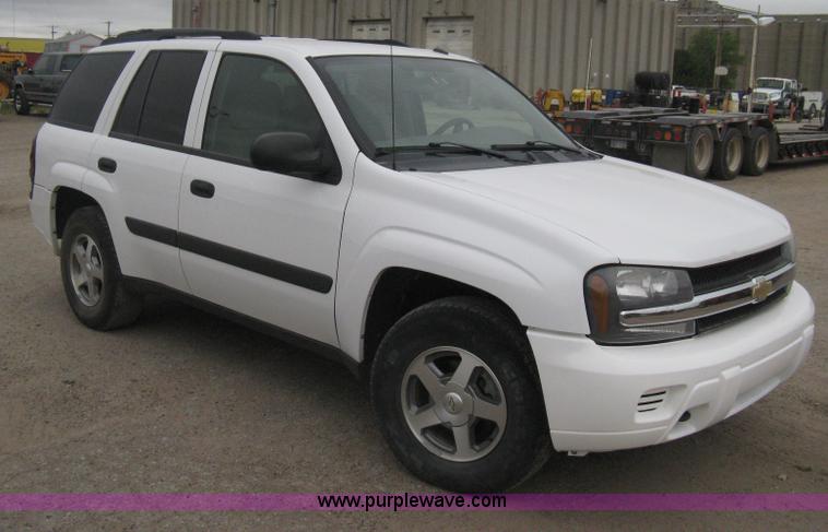 image for item B8148 2005 Chevrolet Trailblazer LS SUV