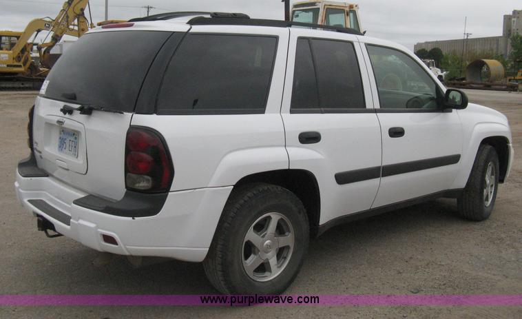 image for item B8148 2005 Chevrolet Trailblazer LS SUV