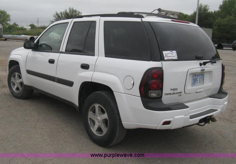 image for item B8148 2005 Chevrolet Trailblazer LS SUV
