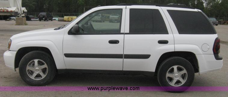 image for item B8148 2005 Chevrolet Trailblazer LS SUV