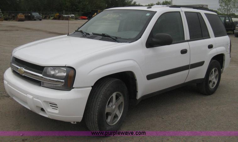 image for item B8148 2005 Chevrolet Trailblazer LS SUV