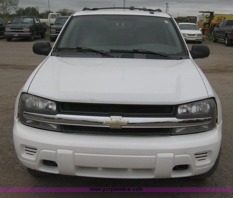 image for item B8148 2005 Chevrolet Trailblazer LS SUV