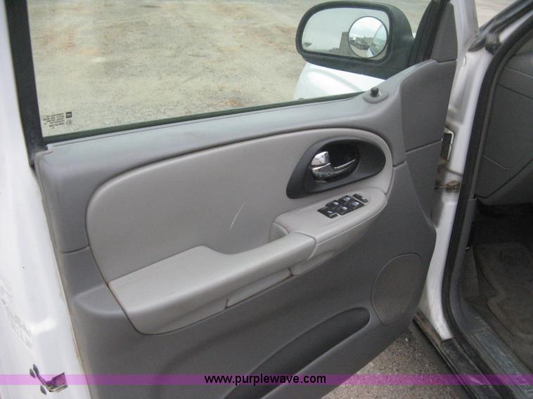 image for item B8148 2005 Chevrolet Trailblazer LS SUV