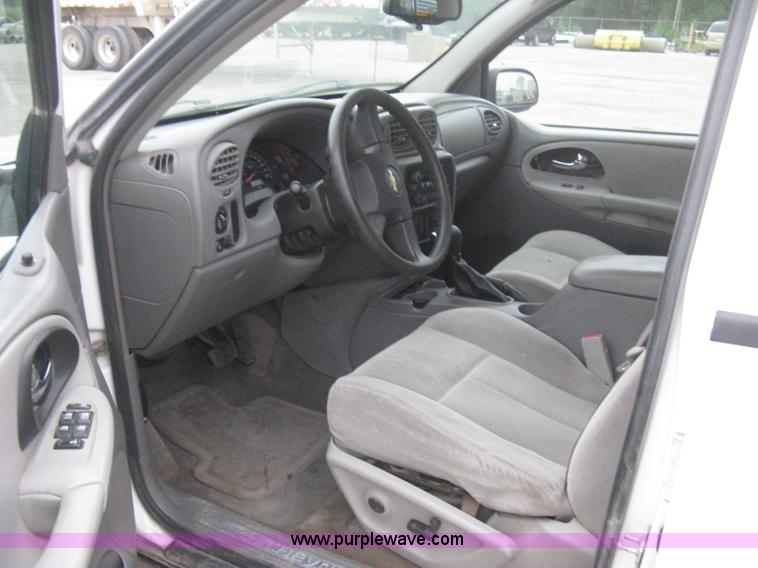 image for item B8148 2005 Chevrolet Trailblazer LS SUV