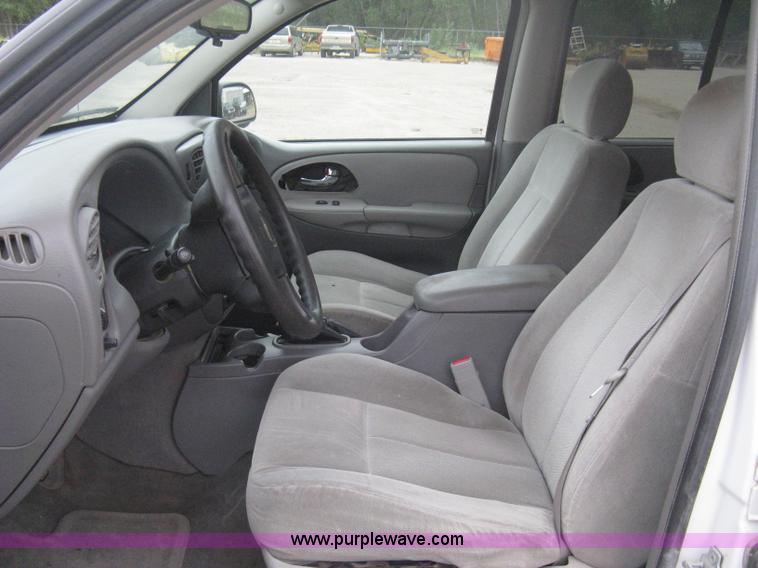 image for item B8148 2005 Chevrolet Trailblazer LS SUV