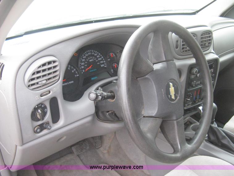 image for item B8148 2005 Chevrolet Trailblazer LS SUV