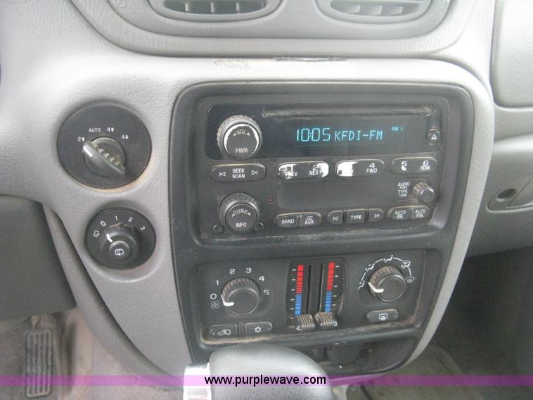 image for item B8148 2005 Chevrolet Trailblazer LS SUV