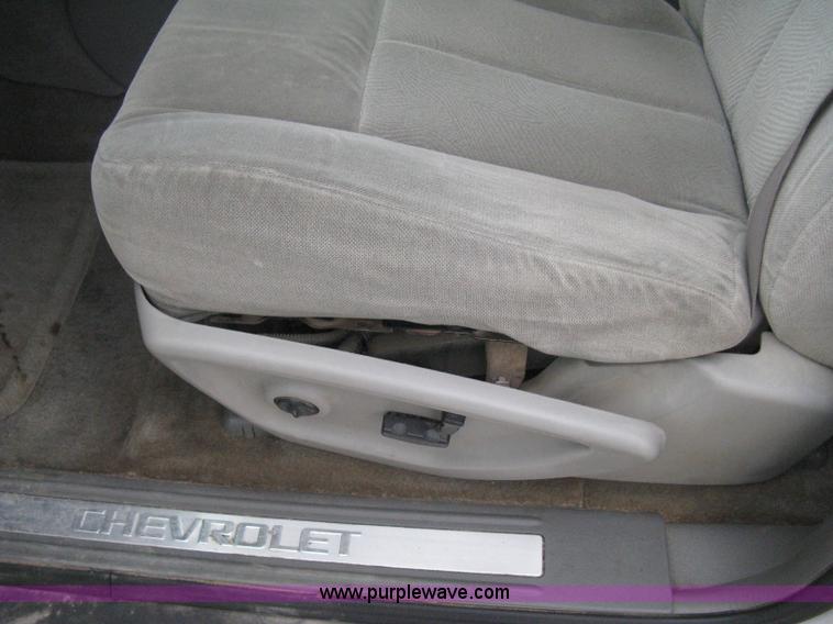 image for item B8148 2005 Chevrolet Trailblazer LS SUV