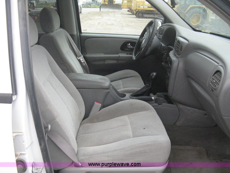 image for item B8148 2005 Chevrolet Trailblazer LS SUV