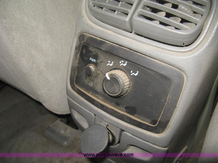 image for item B8148 2005 Chevrolet Trailblazer LS SUV