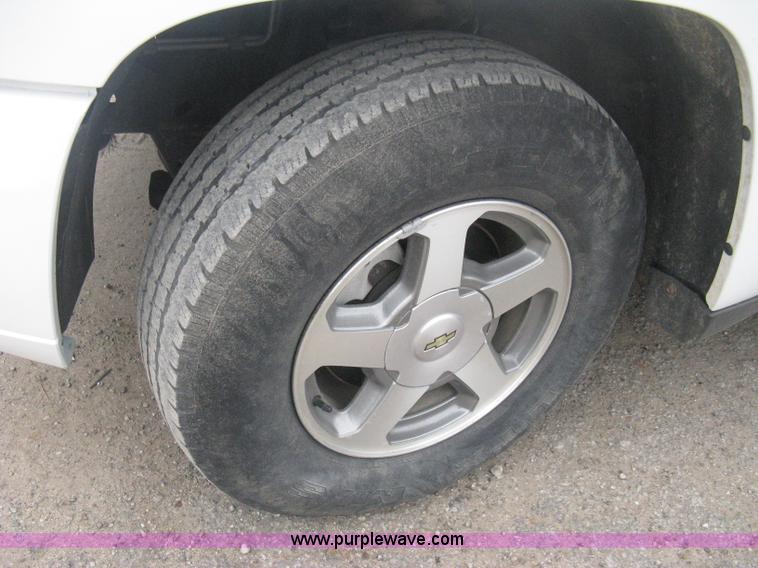 image for item B8148 2005 Chevrolet Trailblazer LS SUV