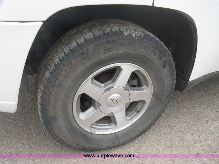 image for item B8148 2005 Chevrolet Trailblazer LS SUV
