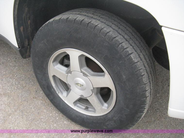 image for item B8148 2005 Chevrolet Trailblazer LS SUV