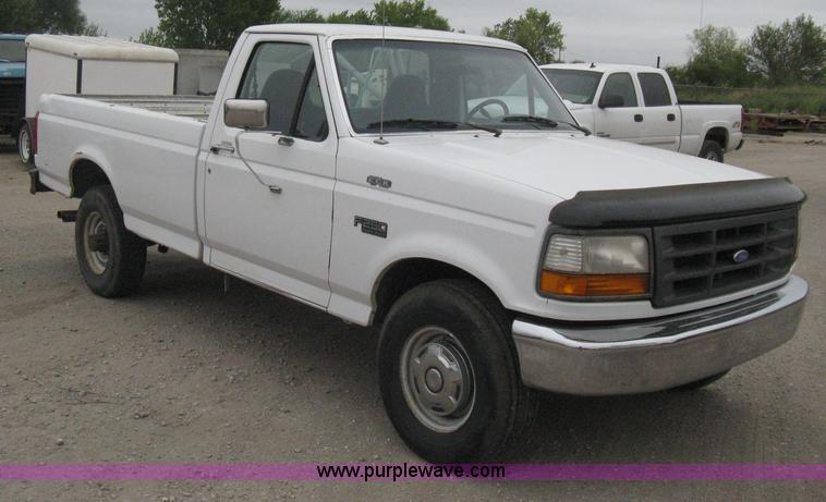 image for item B8149 1997 Ford F250 Heavy Duty pickup truck