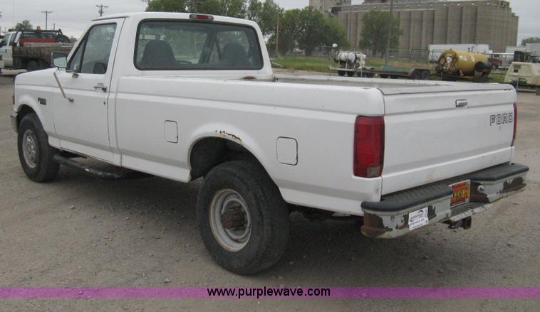 image for item B8149 1997 Ford F250 Heavy Duty pickup truck