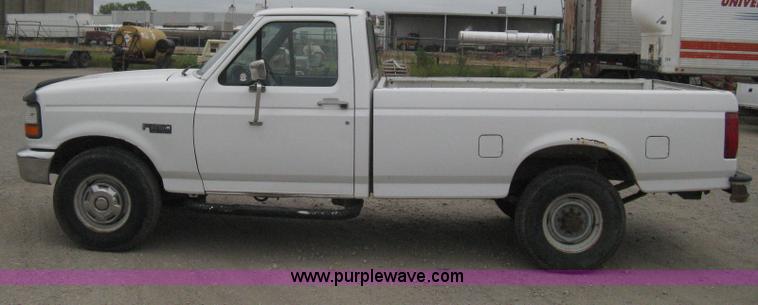 image for item B8149 1997 Ford F250 Heavy Duty pickup truck