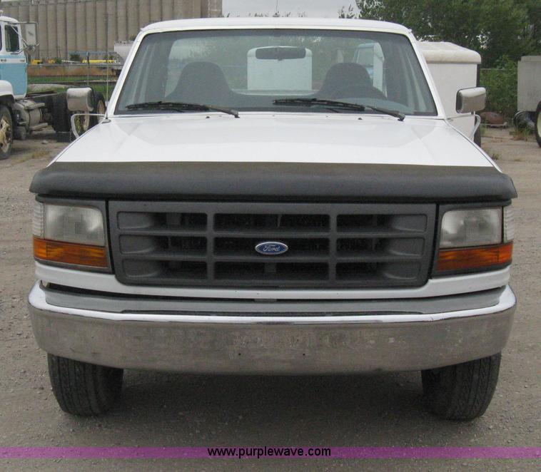 image for item B8149 1997 Ford F250 Heavy Duty pickup truck