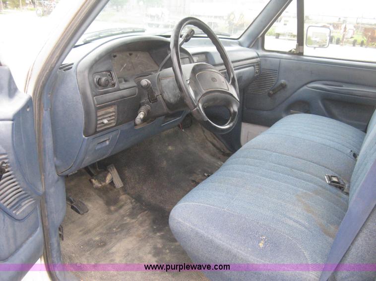 image for item B8149 1997 Ford F250 Heavy Duty pickup truck