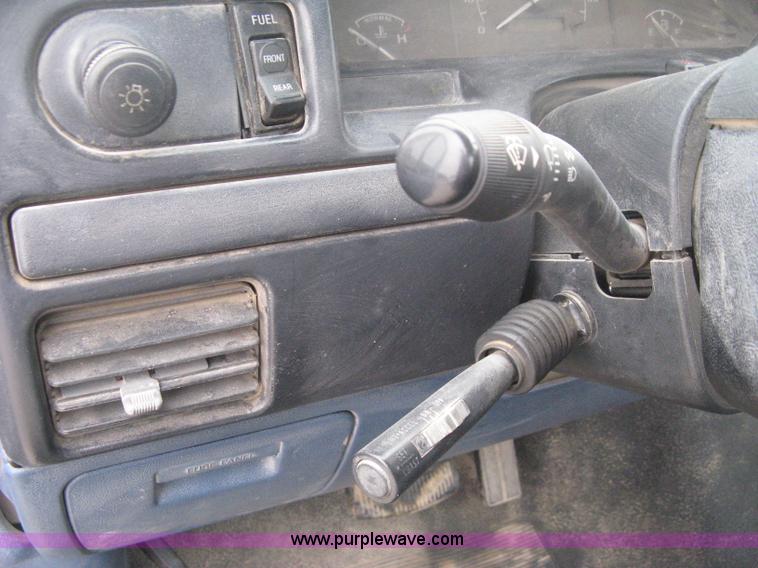 image for item B8149 1997 Ford F250 Heavy Duty pickup truck