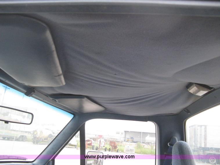 image for item B8149 1997 Ford F250 Heavy Duty pickup truck