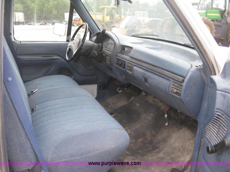 image for item B8149 1997 Ford F250 Heavy Duty pickup truck