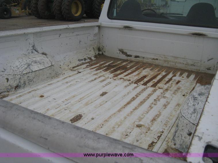 image for item B8149 1997 Ford F250 Heavy Duty pickup truck