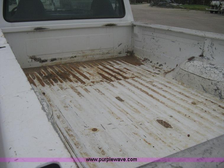 image for item B8149 1997 Ford F250 Heavy Duty pickup truck