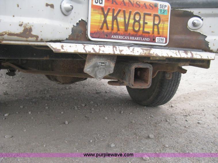 image for item B8149 1997 Ford F250 Heavy Duty pickup truck