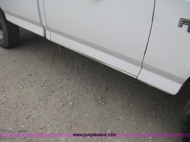 image for item B8149 1997 Ford F250 Heavy Duty pickup truck