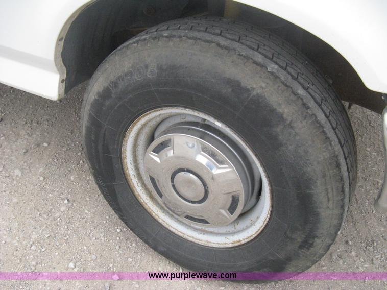 image for item B8149 1997 Ford F250 Heavy Duty pickup truck