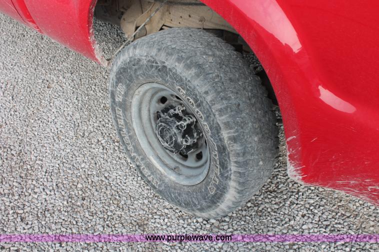 image for item C2649 2004 Ford SuperCab pickup truck