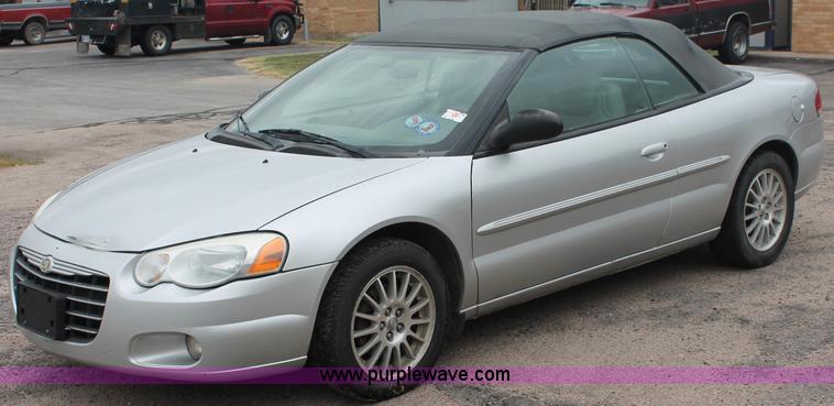 image for item C2851 2005 Chrysler Sebring Touring convertible