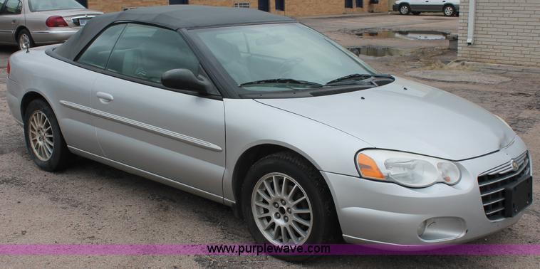 image for item C2851 2005 Chrysler Sebring Touring convertible