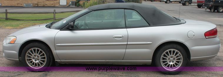 image for item C2851 2005 Chrysler Sebring Touring convertible