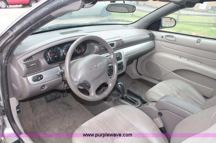 image for item C2851 2005 Chrysler Sebring Touring convertible