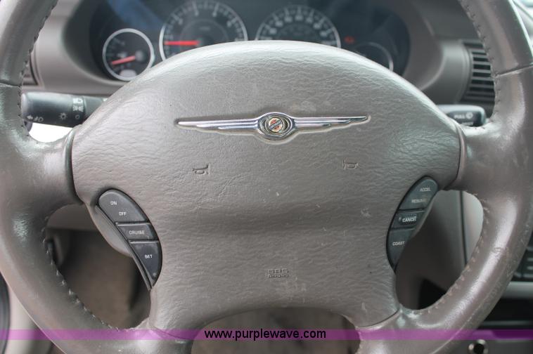 image for item C2851 2005 Chrysler Sebring Touring convertible