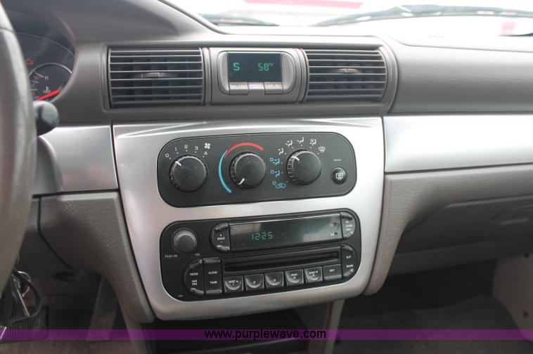 image for item C2851 2005 Chrysler Sebring Touring convertible